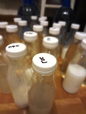 Бутылочки ждут когда их забирут