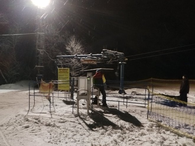 Безумная, чудовищная очередь на подъемник &quot;Большой горки&quot;, ориентировочно в 19:00 вечера пятницы