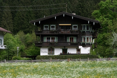 Один из гестхаусов в Майрхофене