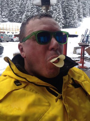 а Рома не приунывал