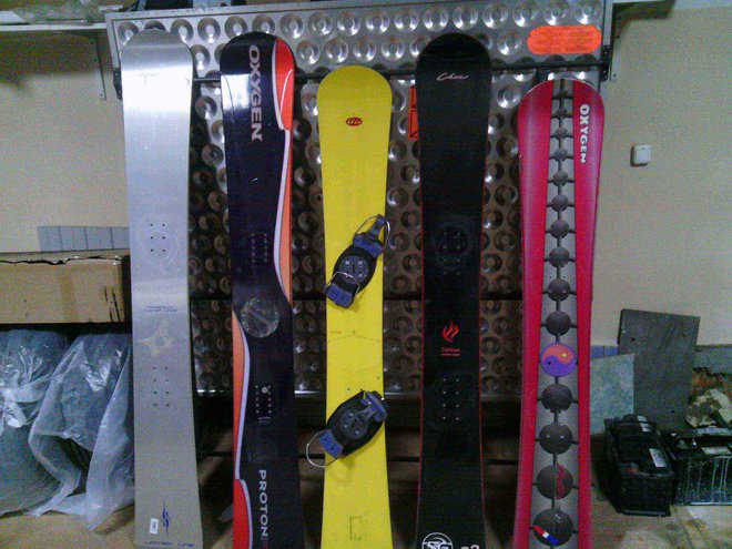 1)Доска TRANS TITANIUM RACE CARBON рост 172см 6000руб<br />2)Доска OXYGEN PROTON рост 168см 7000руб<br />3)Доска CHOC 158см 6500р +крепы<br />4)Доска CHOC CANDY CUSTOM MADE 63 7000руб<br />5)Доска OXYGEN PROTON 149 Небольшой скол на скорость не влияет 5000руб