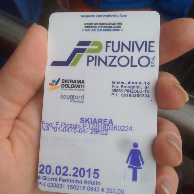 скипассы разделяются для мальчиков и девочек!! странно для меня